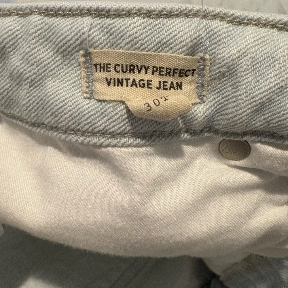 Madewell Light Wash Denim Jeans - Picture 4 of 7